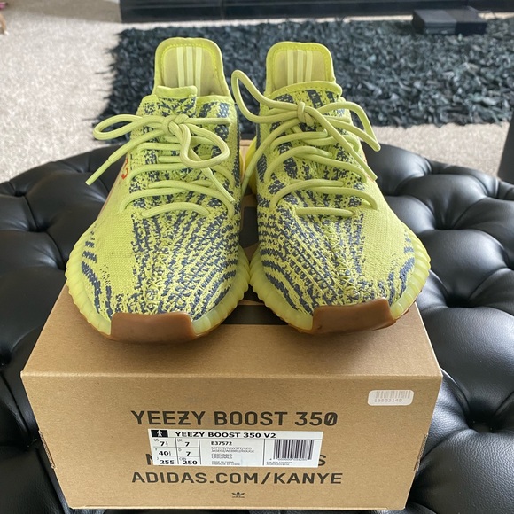 Yeezy Boost 350 V2 Semi Frozen Yellow Size 7.5 - Picture 1 of 5